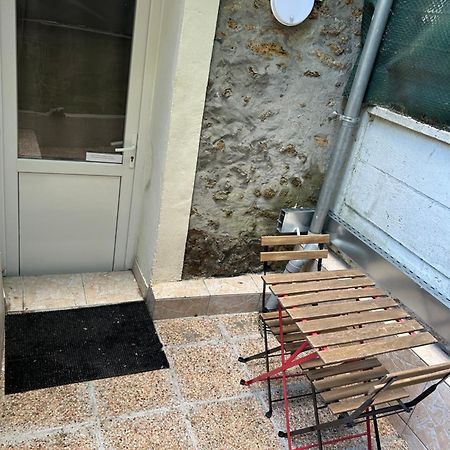 Appartement Avec Terrasse A 罗尼苏布瓦 外观 照片