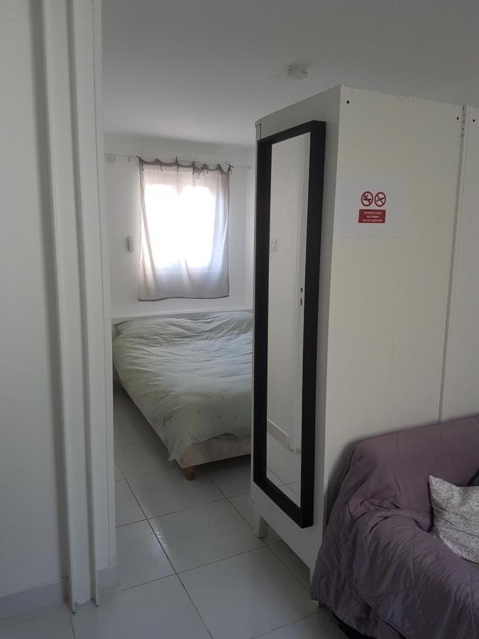 Appartement Avec Terrasse A 罗尼苏布瓦 外观 照片