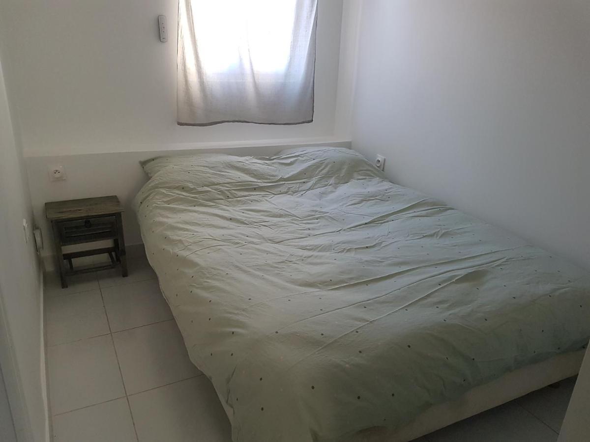 Appartement Avec Terrasse A 罗尼苏布瓦 外观 照片
