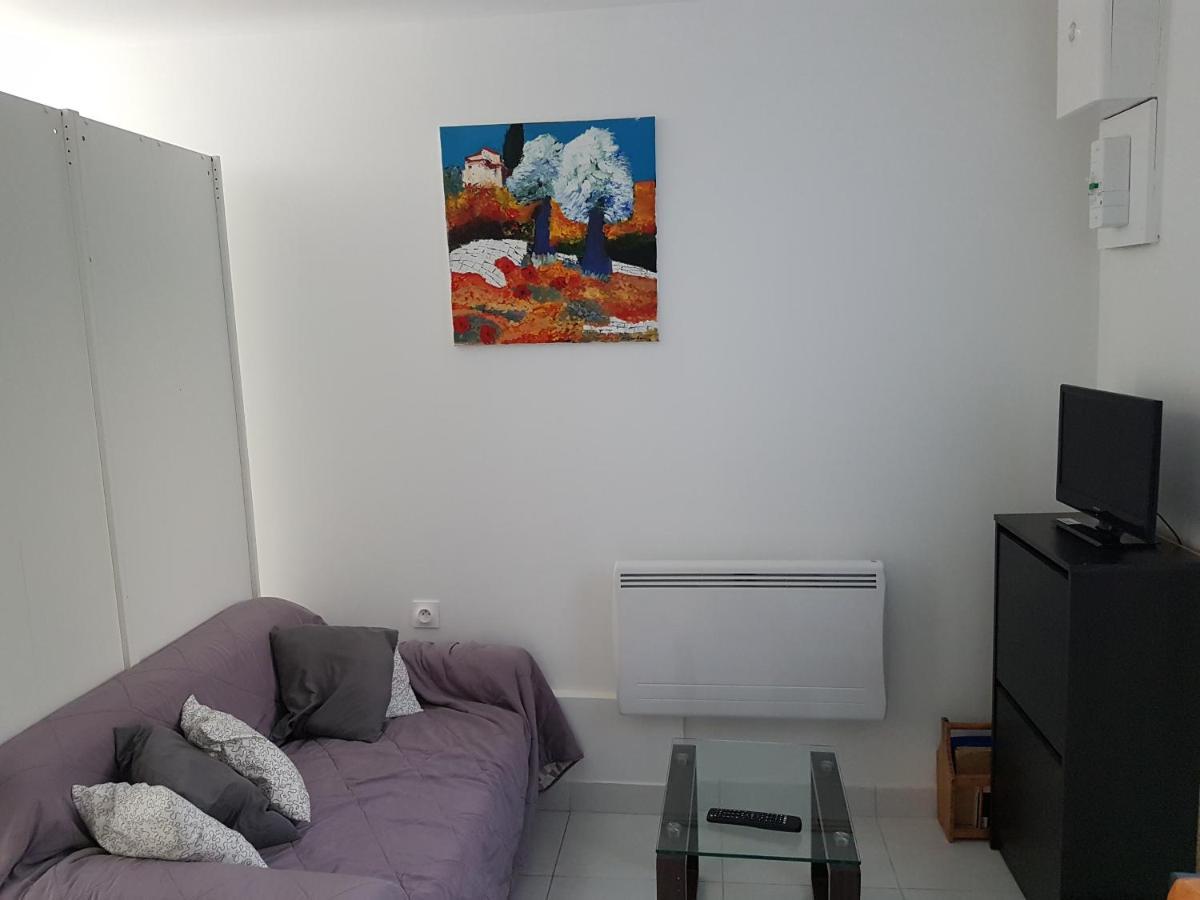 Appartement Avec Terrasse A 罗尼苏布瓦 外观 照片