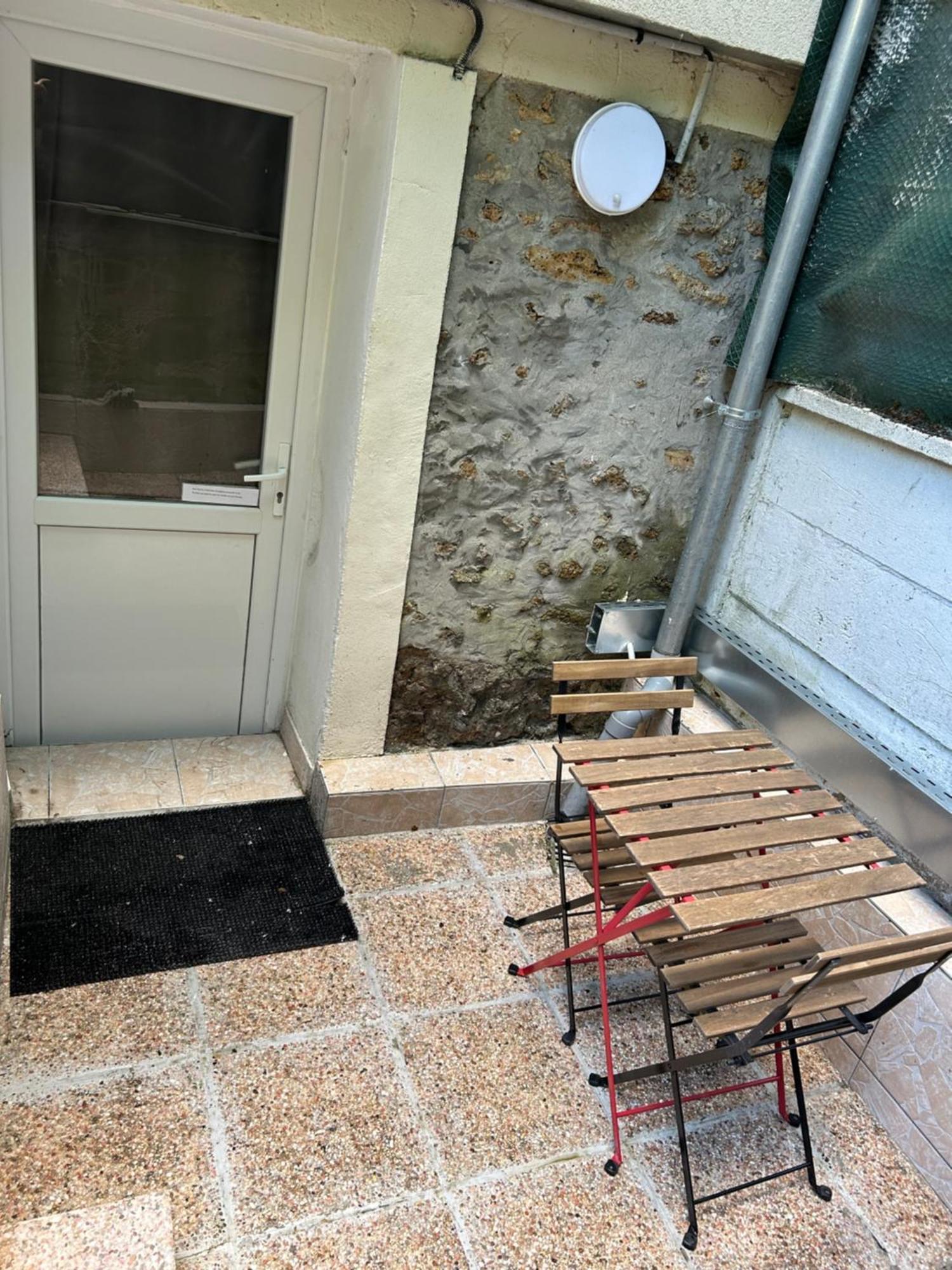 Appartement Avec Terrasse A 罗尼苏布瓦 外观 照片